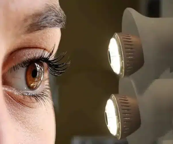 a zoom in view of an eye along with the led lights